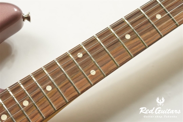 VINTERA ’60S STRATOCASTER MODIFIED - Burgundy Mist Metallic